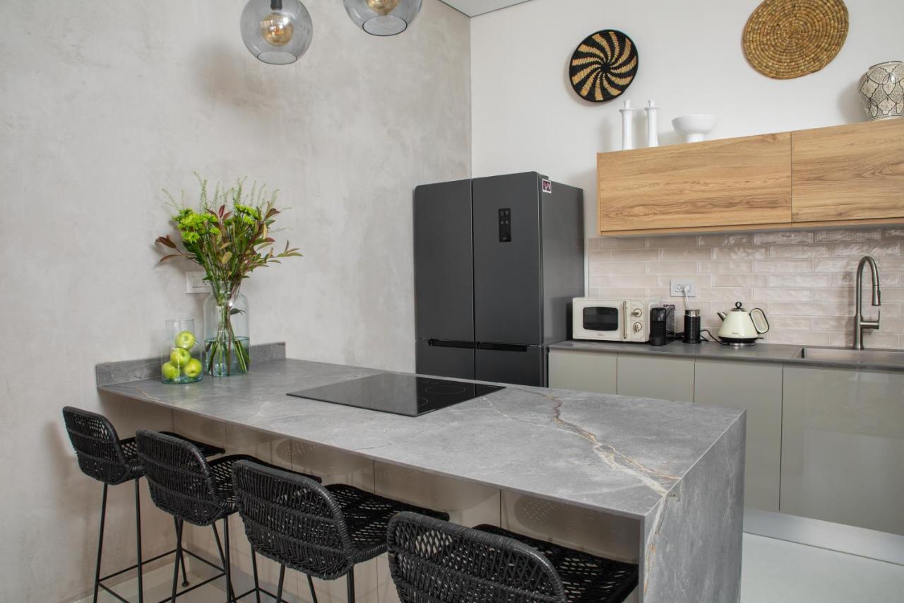 By Eezy - בית 4 חדרי שינה עם בריכה עד 10 אורחים Villa Eilat
