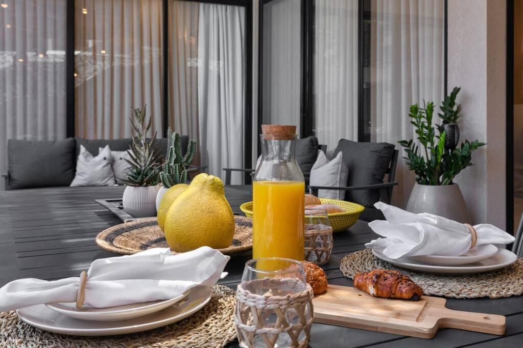 By Eezy - בית 4 חדרי שינה עם בריכה עד 10 אורחים Villa Eilat